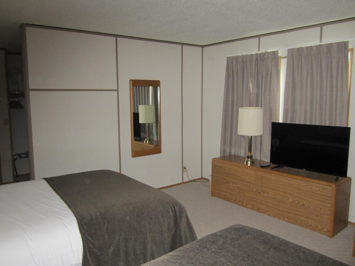 Triple J Hotel Доусон Экстерьер фото