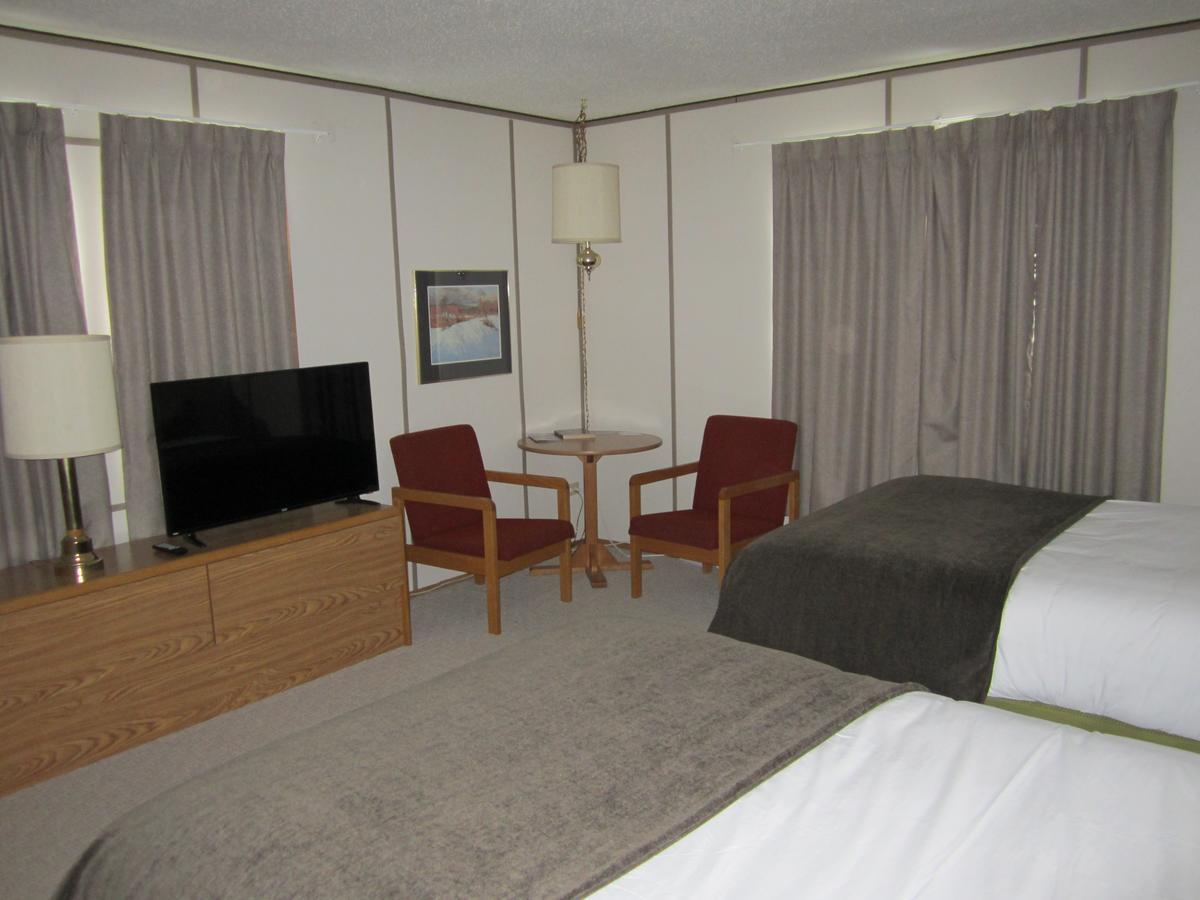Triple J Hotel Доусон Экстерьер фото