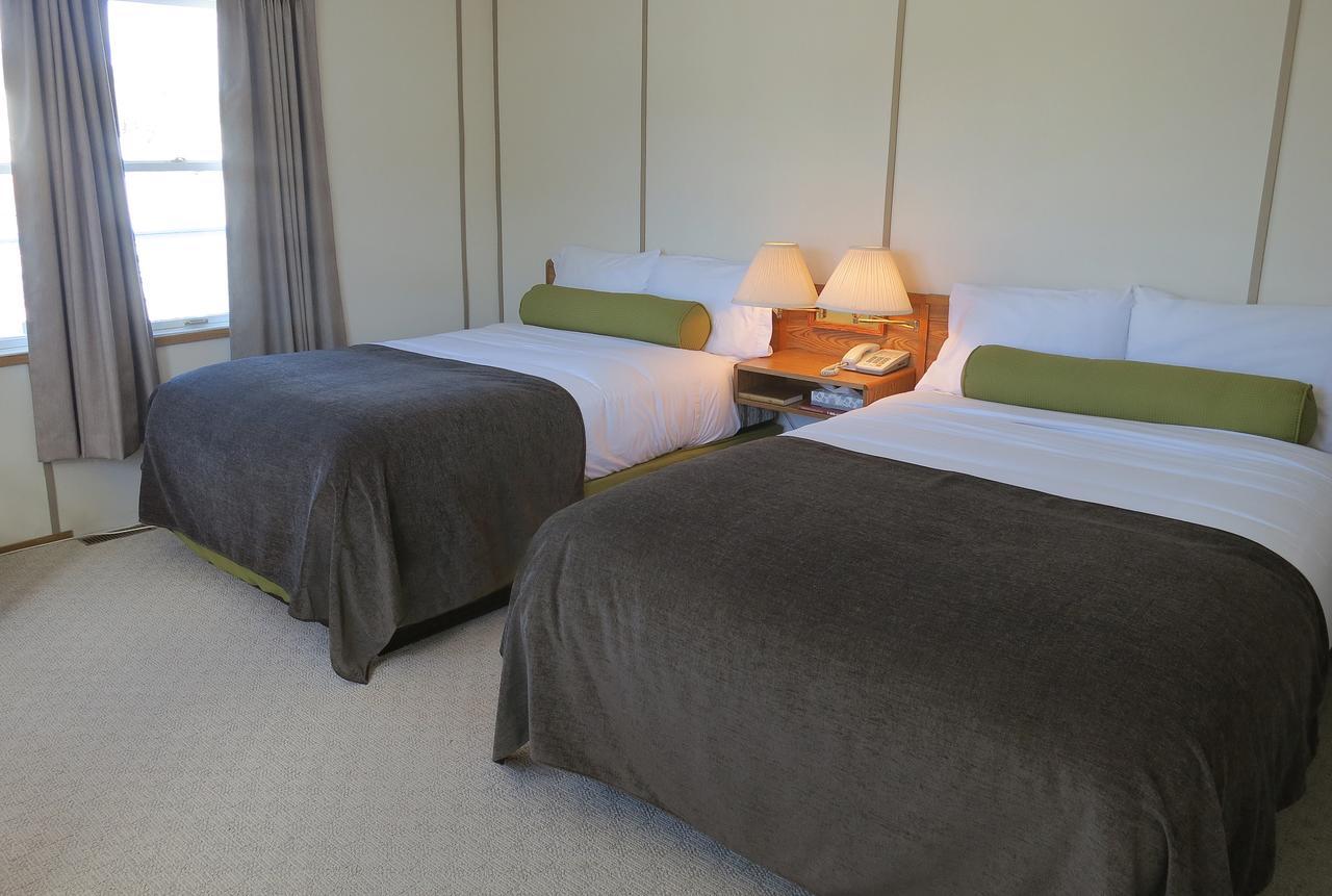 Triple J Hotel Доусон Экстерьер фото
