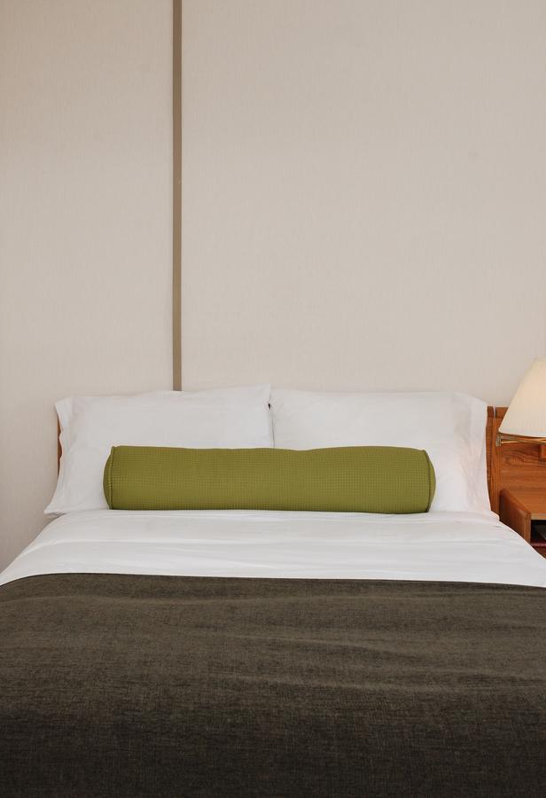 Triple J Hotel Доусон Экстерьер фото
